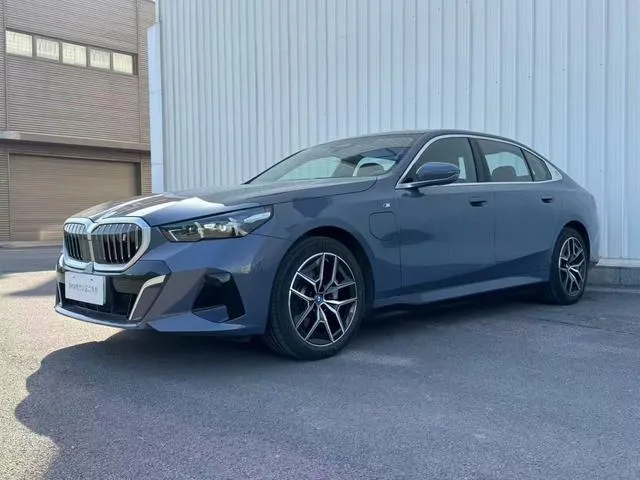 BMW I5 35L + М-ПАКЕТ 2024
