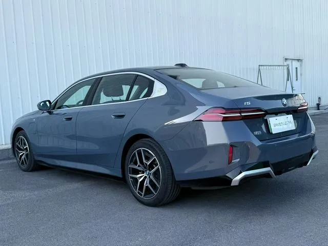 BMW I5 35L + М-ПАКЕТ 2024