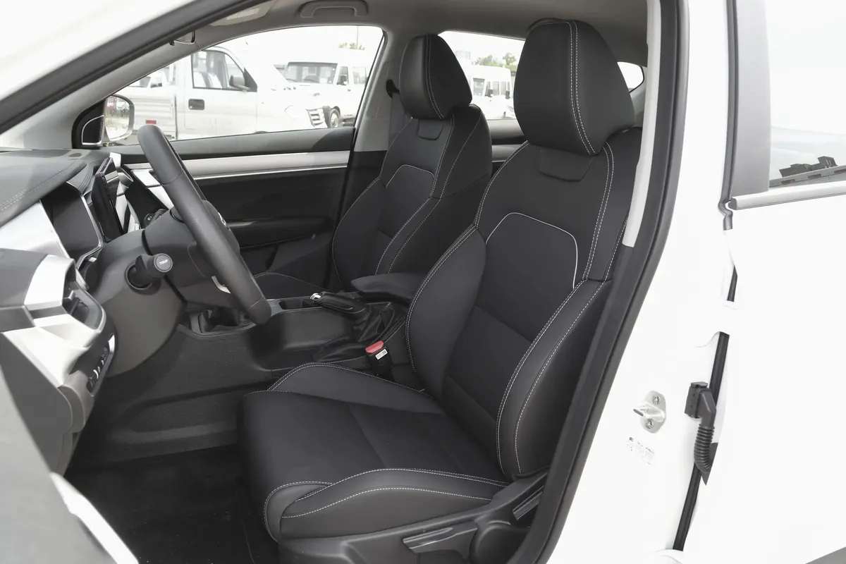 GEELY BINYUE 2025