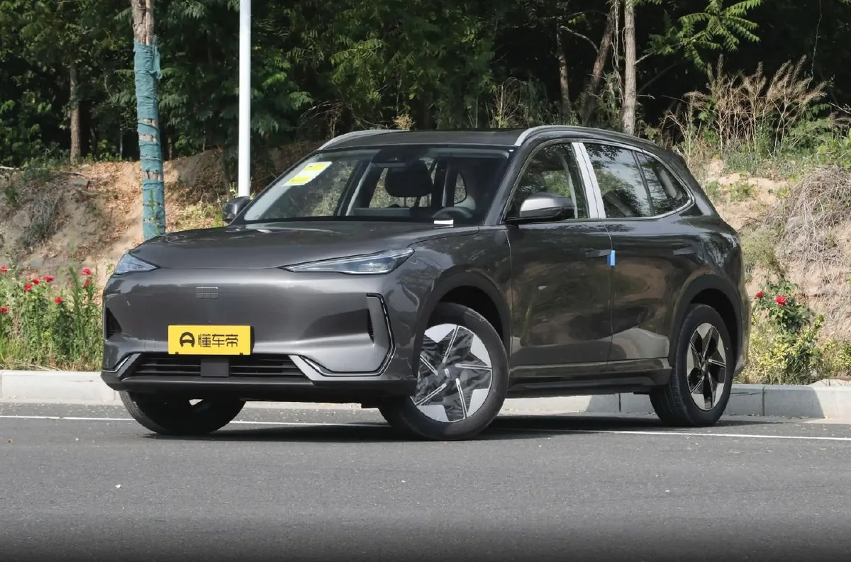 GEELY E5 2025