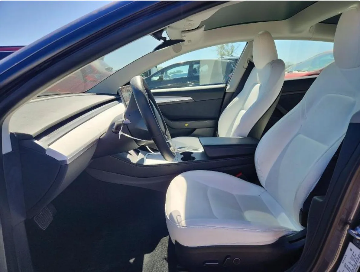 TESLA MODEL 3 2023