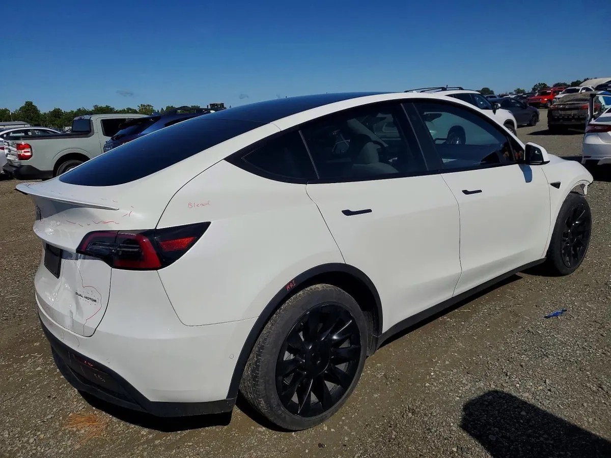 TESLA MODEL Y 2022
