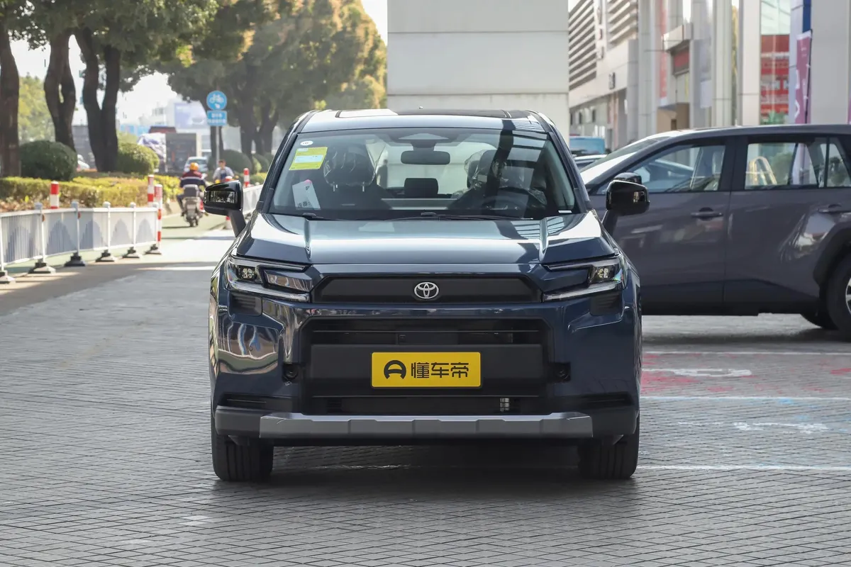 TOYOTA RAV4 LUXURY 2026