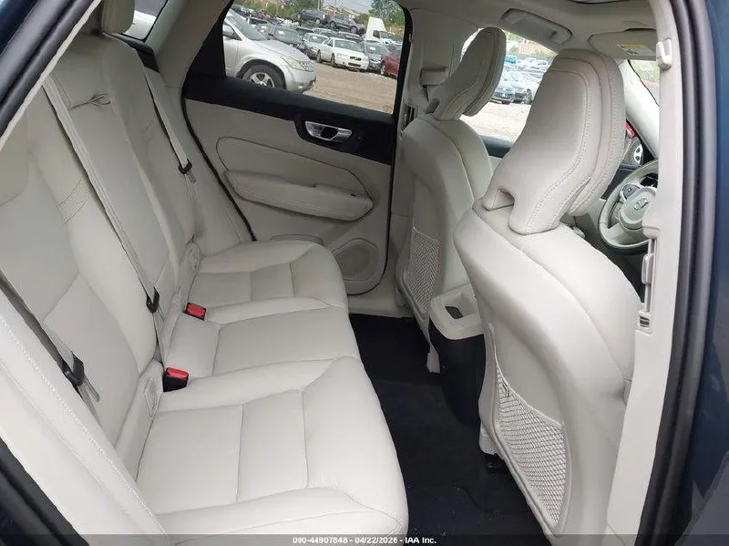 VOLVO XC60 B5 CORE DARK 2023