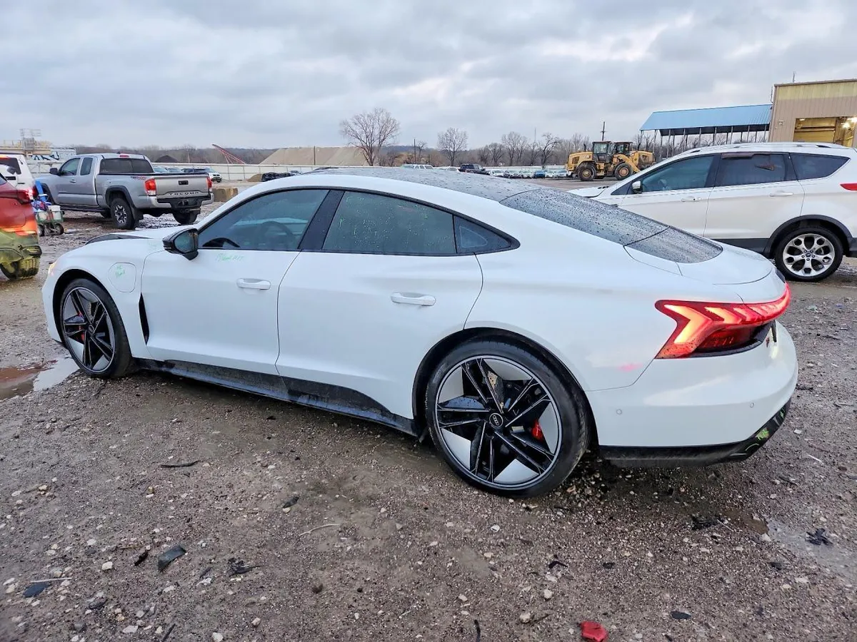 AUDI E-TRON RS E-TRON GT 2022
