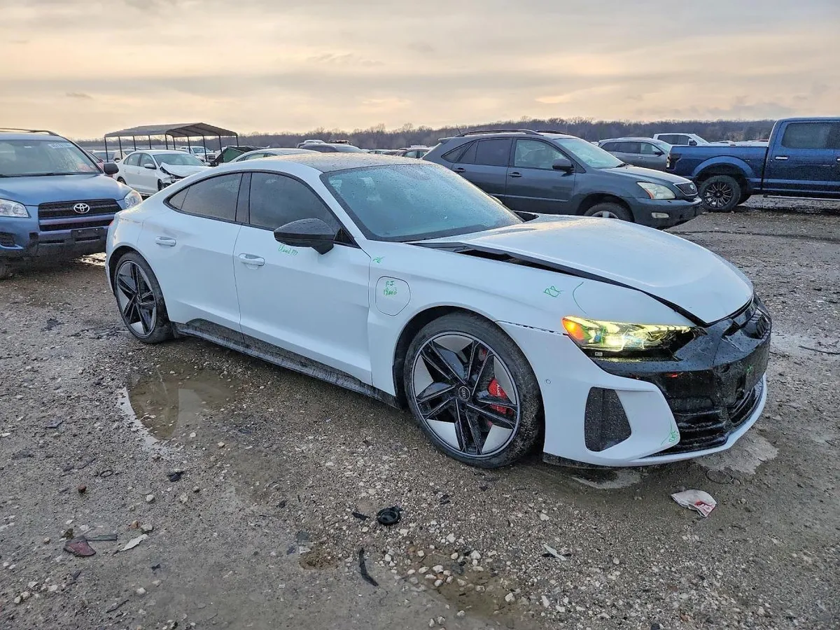 AUDI E-TRON RS E-TRON GT 2022