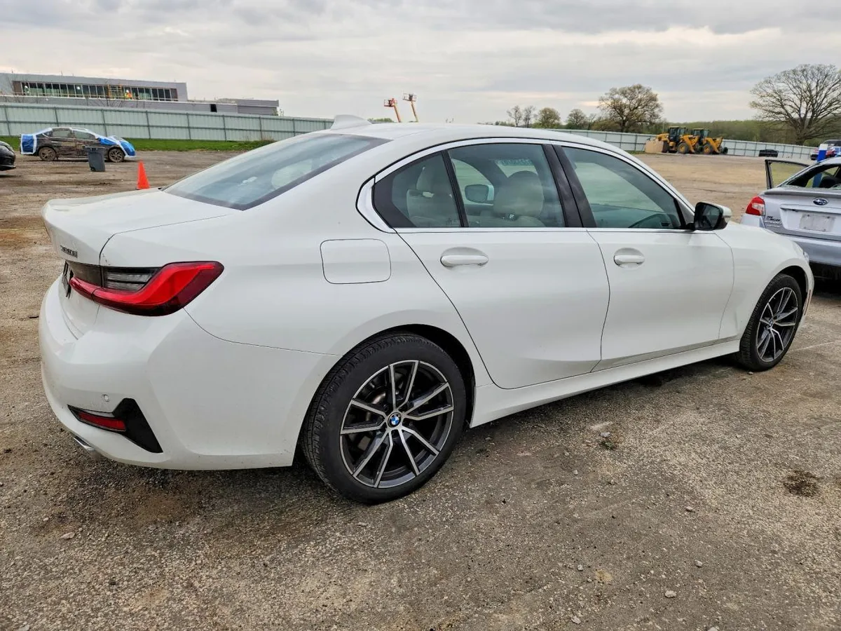 BMW 330XI 2021