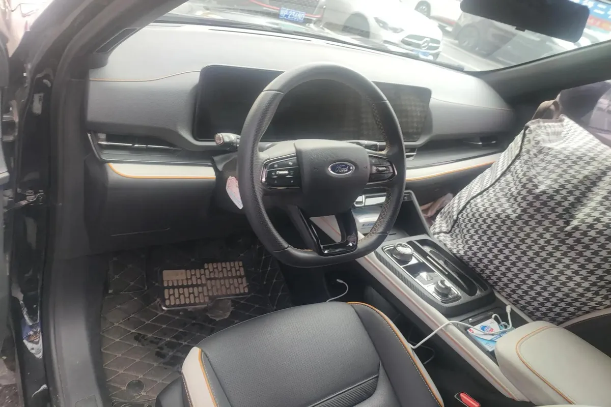 FORD EQUATOR SPORT LIGHT AND 2022