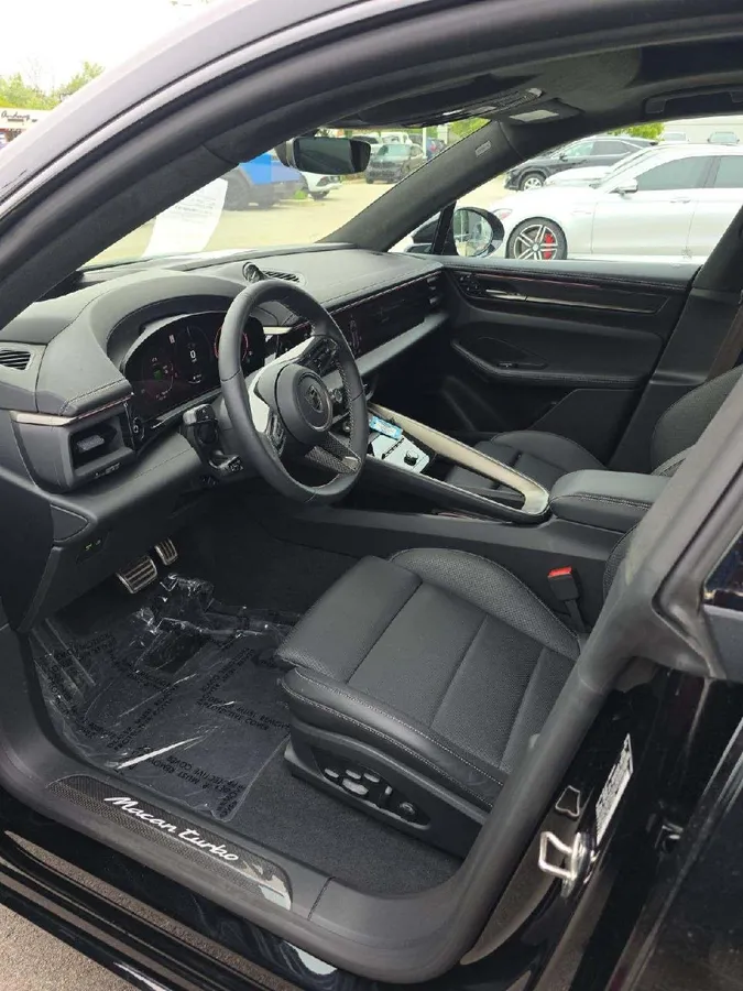 PORSCHE MACAN TURBO ELECTRIC 2024