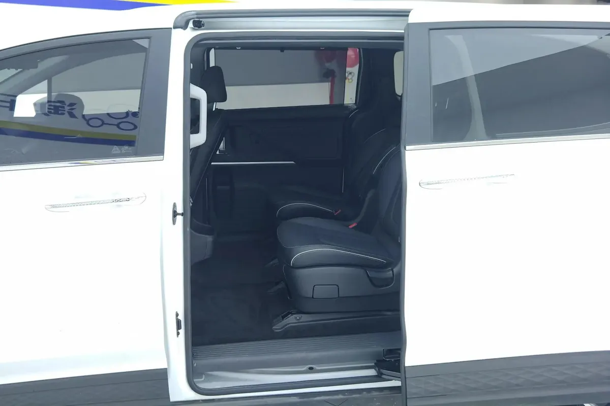 HYUNDAI CUSTO PREMIUM 2023