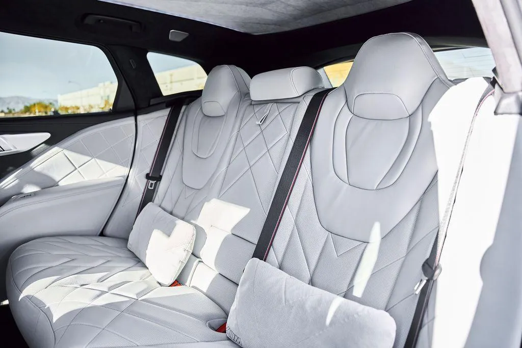 BMW XM LABEL 2026