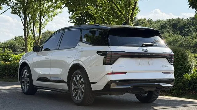 FORD EDGE L 2 2023