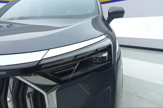 GEELY OKAVANGO PREMIUM 2023