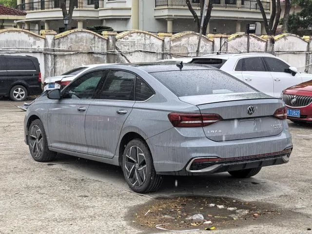 VOLKSWAGEN LAVIDA STARRY LAVIDA 300TSI DSG STARRY 2023