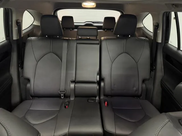 TOYOTA HIGHLANDER LUXURY 2023