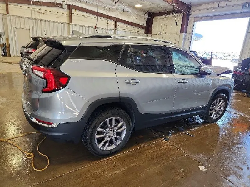 GMC TERRAIN SLT 2023