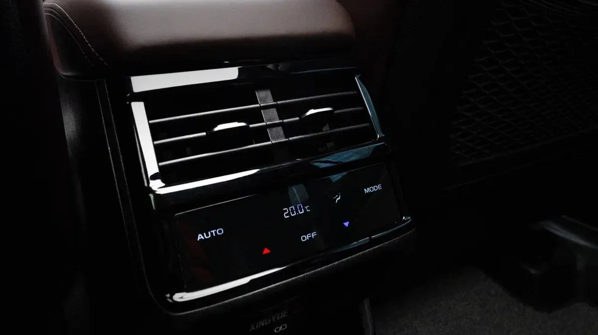 GEELY XINGYUE L 3Х-ЗОННЫЙ КЛИМАТ КОНТРОЛЬ 2021