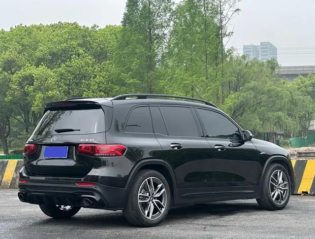 MERCEDES-BENZ GLB AMG 35 4MATIC 2023