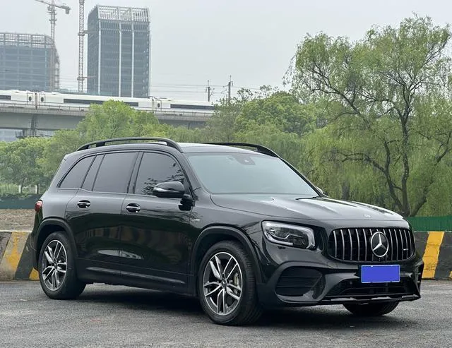 MERCEDES-BENZ GLB AMG 35 4MATIC 2023
