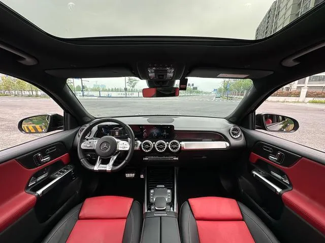 MERCEDES-BENZ GLB AMG 35 4MATIC 2023