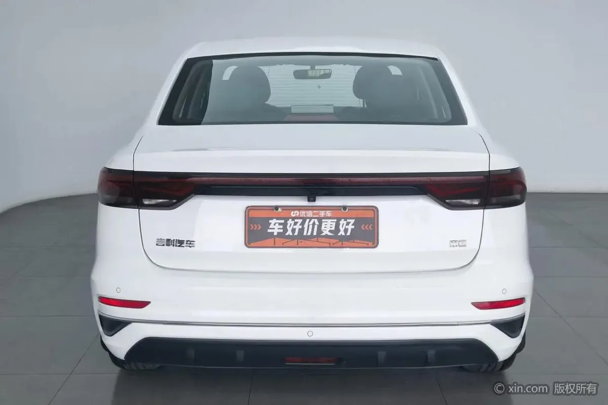 GEELY EMGRAND PREMIUM 2021