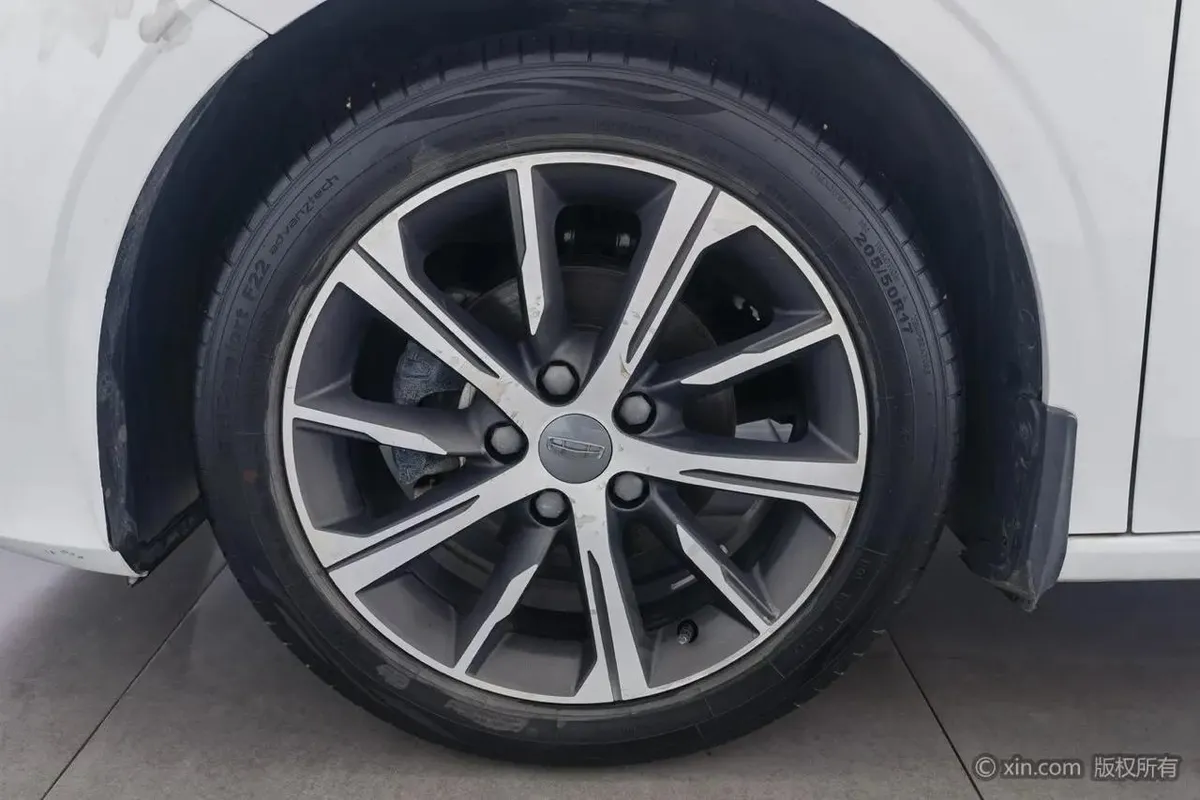 GEELY EMGRAND PREMIUM 2021