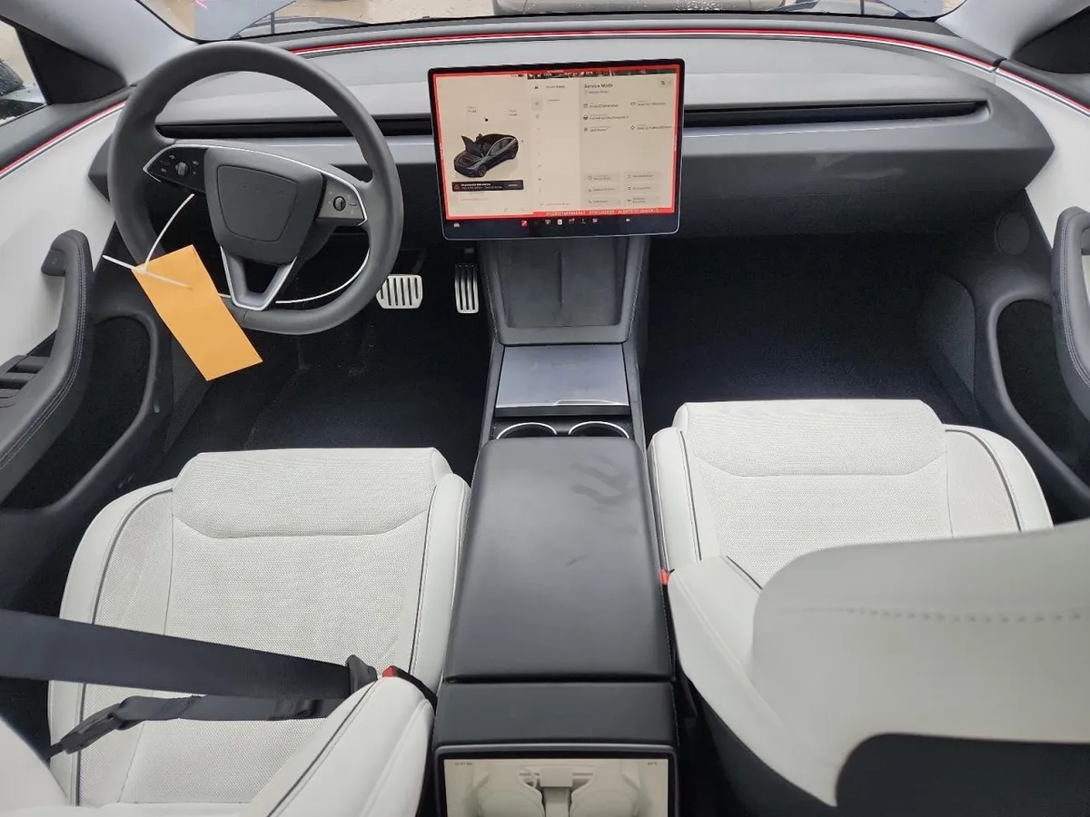 TESLA MODEL 3 PERFOMACE 2024