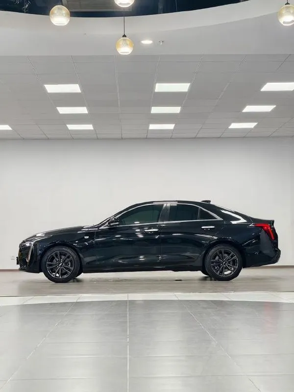 CADILLAC CT4 LUXURY 2023