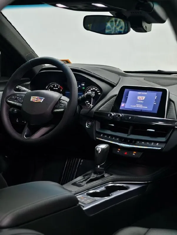 CADILLAC CT4 LUXURY 2023