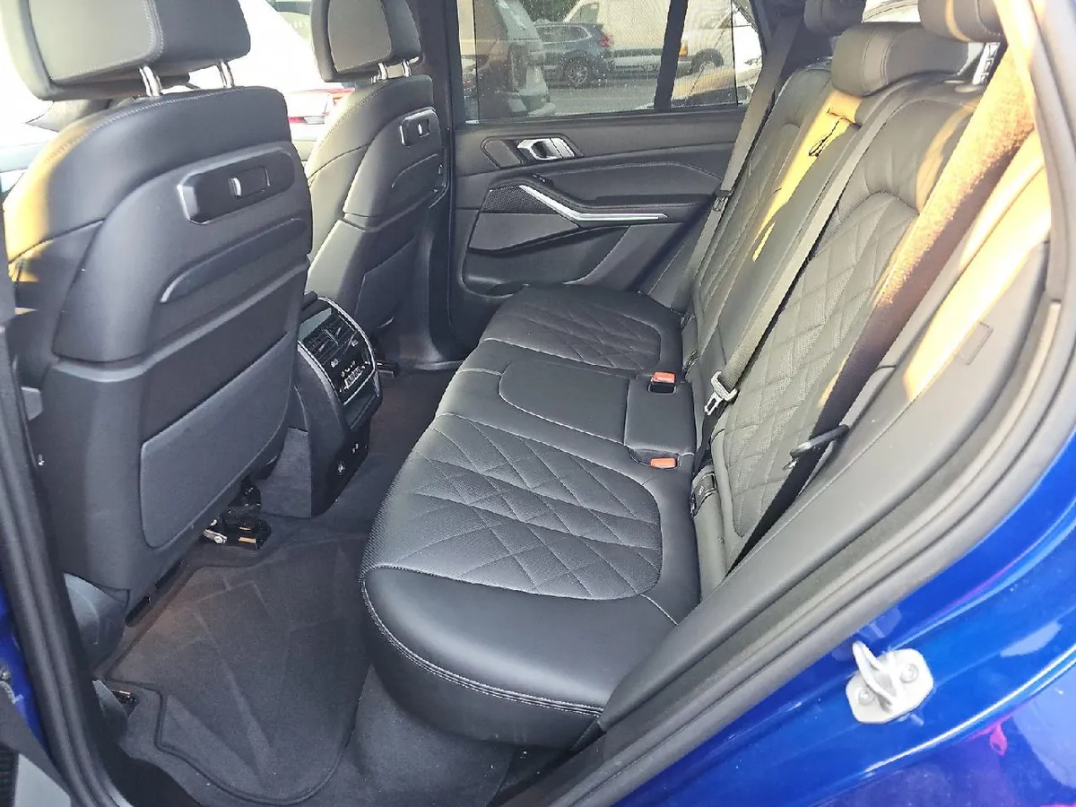 BMW X5 SPORTS ACTIVITY VEHICLE 2025