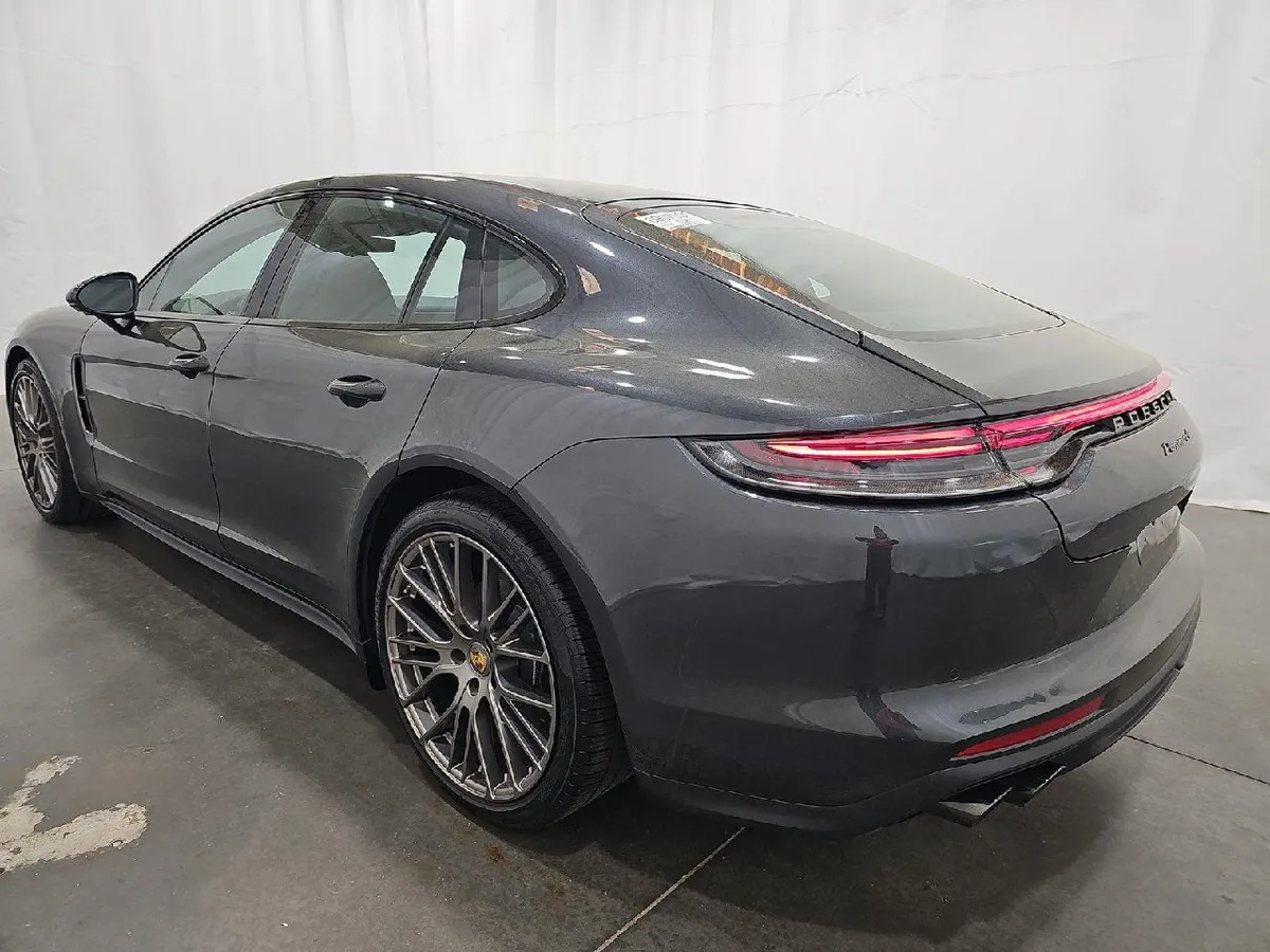 PORSCHE PANAMERA 4 PLATINUM EDITION 2023