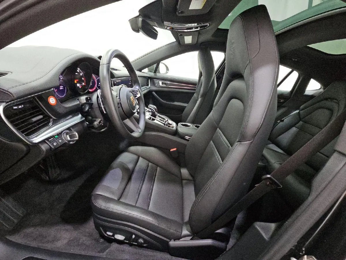 PORSCHE PANAMERA 4 PLATINUM EDITION 2023
