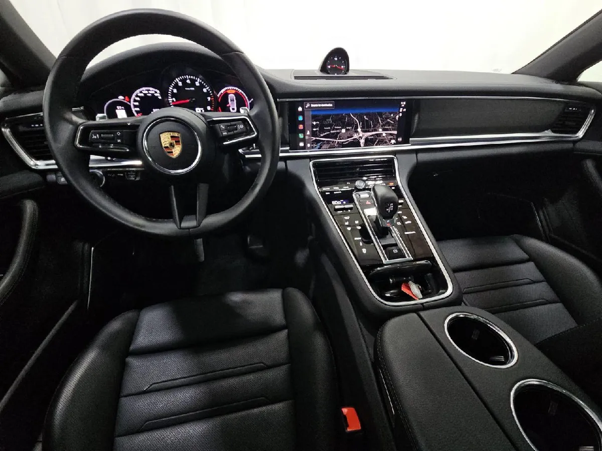 PORSCHE PANAMERA 4 PLATINUM EDITION 2023