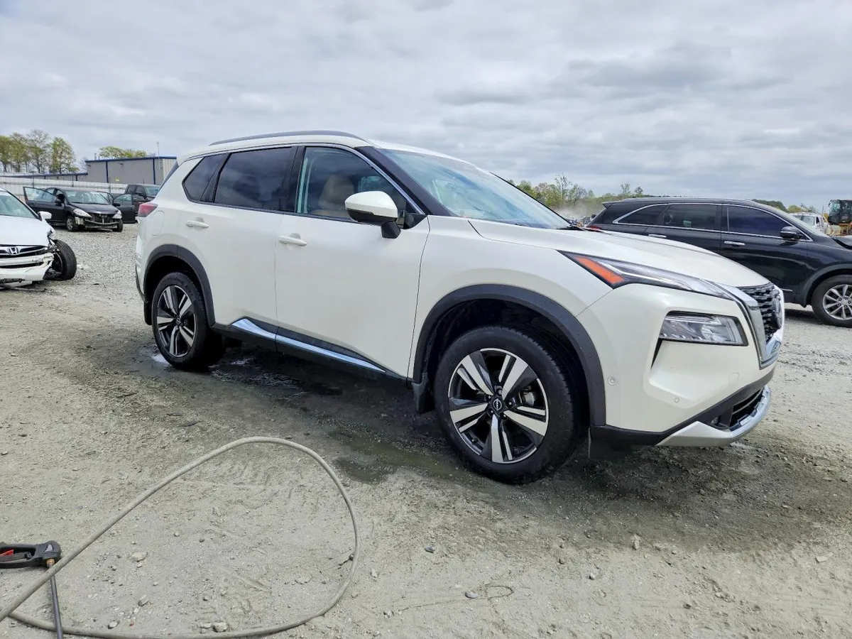 NISSAN ROGUE PLATINUM 2022