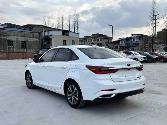 FORD FOCUS 2021
