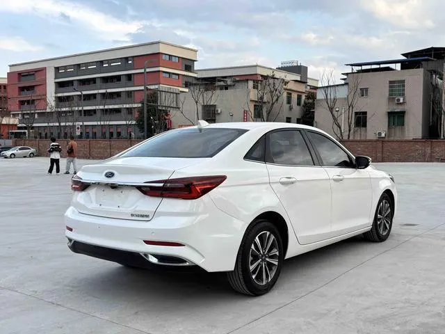 FORD FOCUS 2021