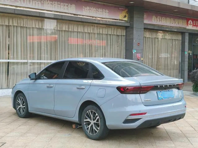 GEELY EMGRAND LUXURY 2023
