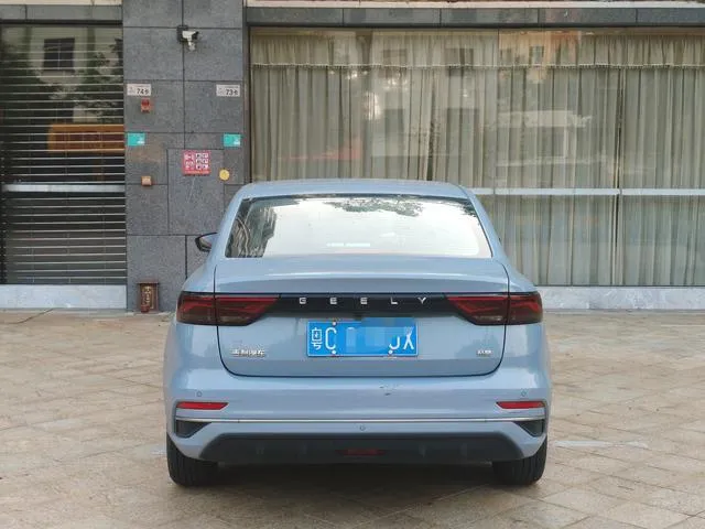 GEELY EMGRAND LUXURY 2023
