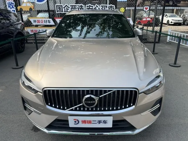 VOLVO XC60 LUXURY 2023