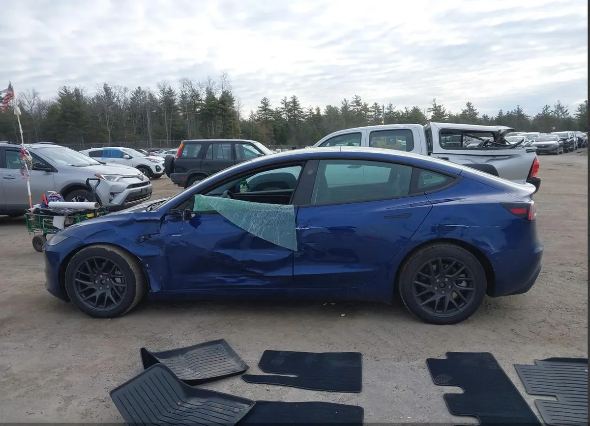 TESLA MODEL 3 LONG RANGE 2024