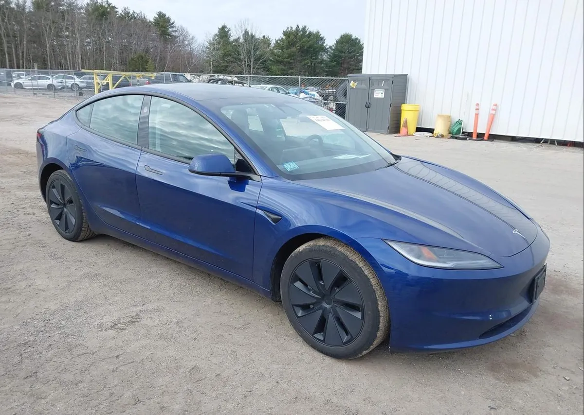 TESLA MODEL 3 LONG RANGE 2024