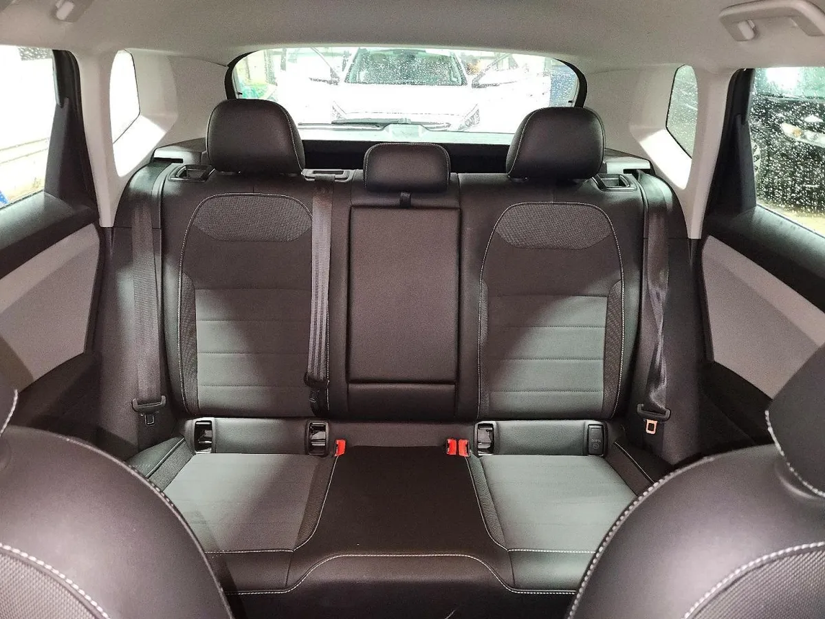 VOLKSWAGEN TAOS SE 2022
