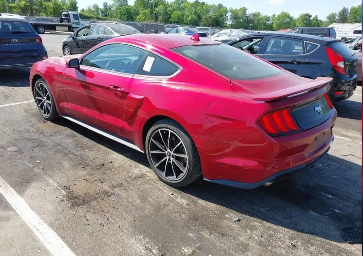 FORD MUSTANG PREMIUM 2023