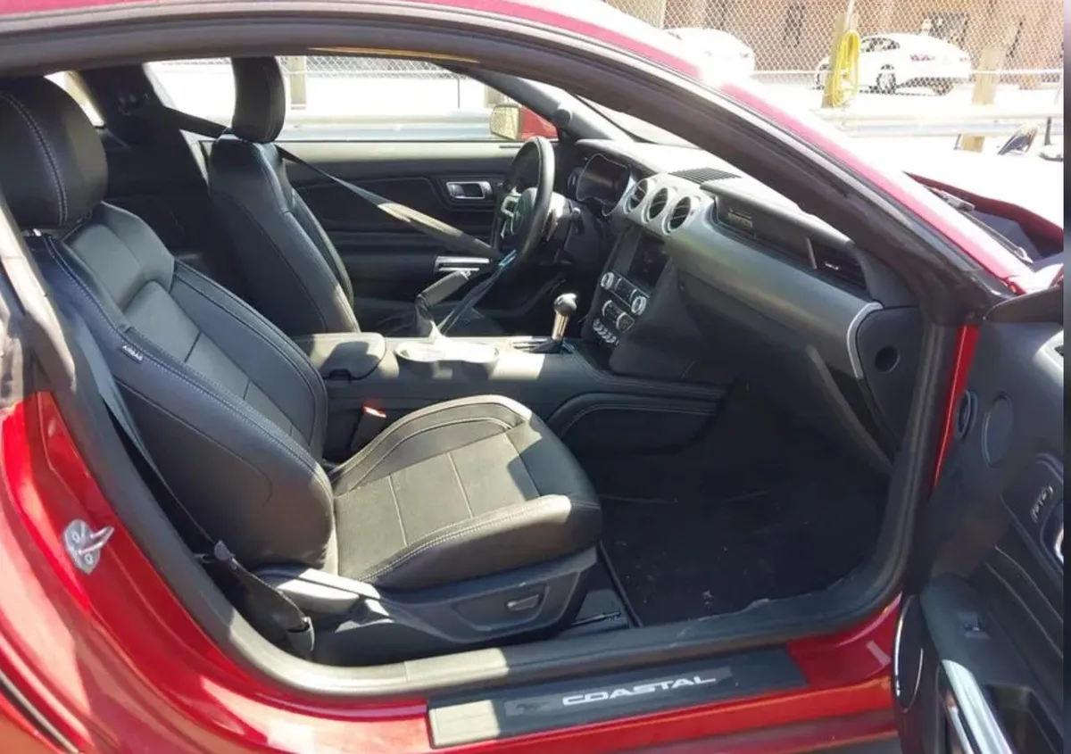 FORD MUSTANG PREMIUM 2023