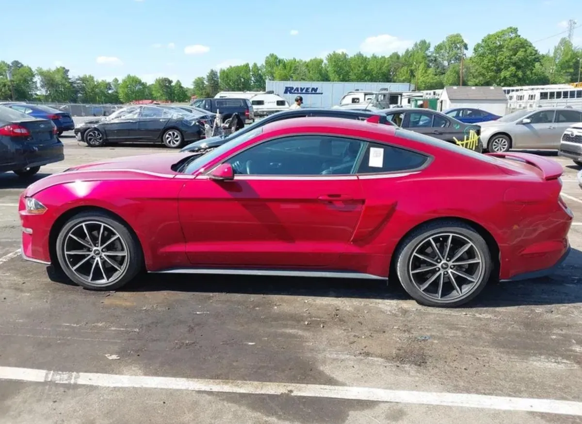 FORD MUSTANG PREMIUM 2023