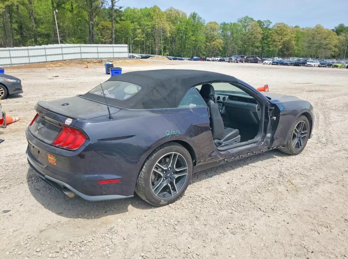 FORD MUSTANG 2023