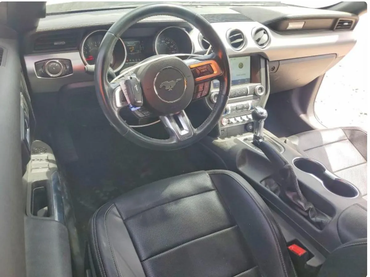 FORD MUSTANG 2023
