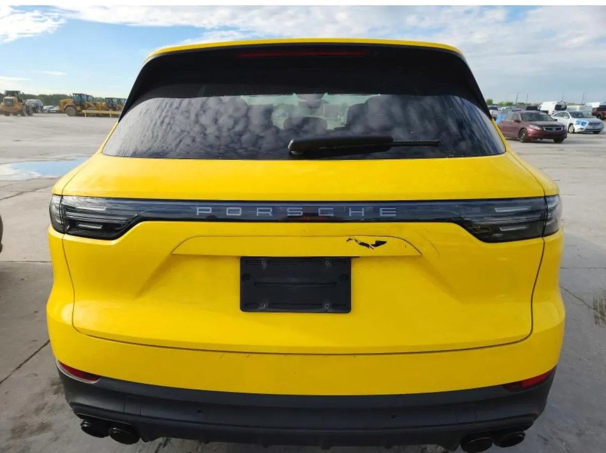PORSCHE CAYENNE BASE 2023