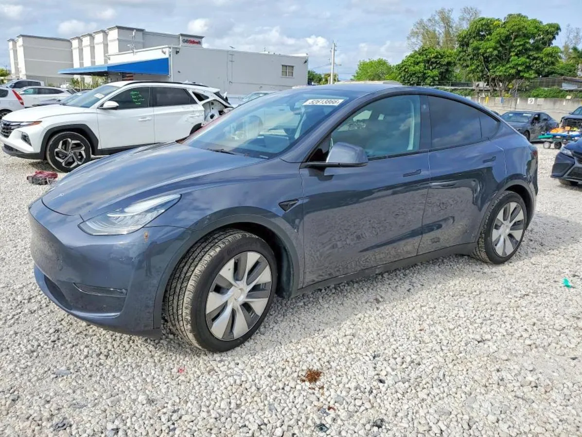 TESLA MODEL Y 2023