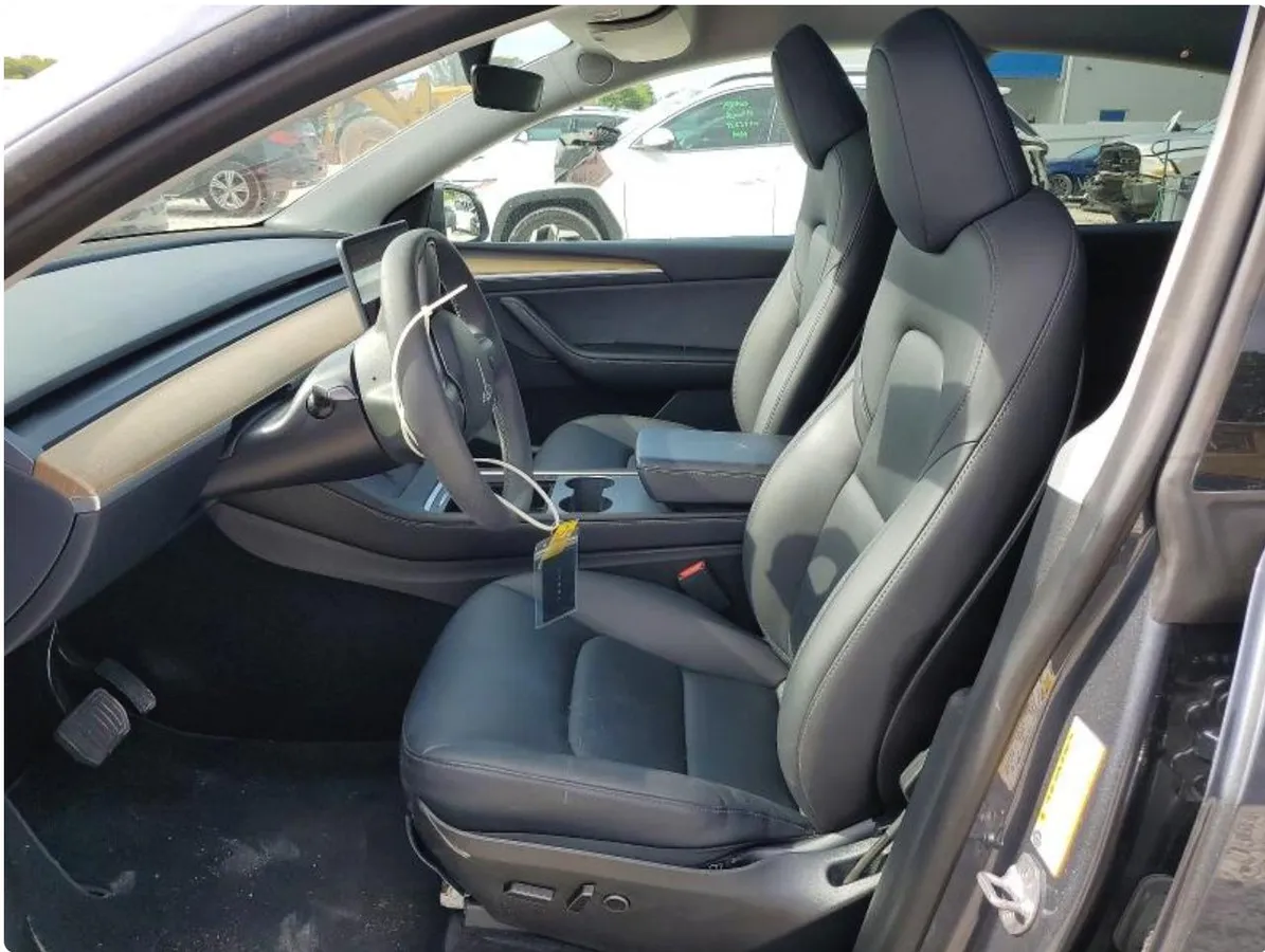 TESLA MODEL Y 2023